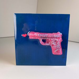 Art Block Glitter pistol love